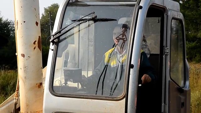 В с. Рождественское "Красное Знамя"ремонтирует пруд смотреть онлайн