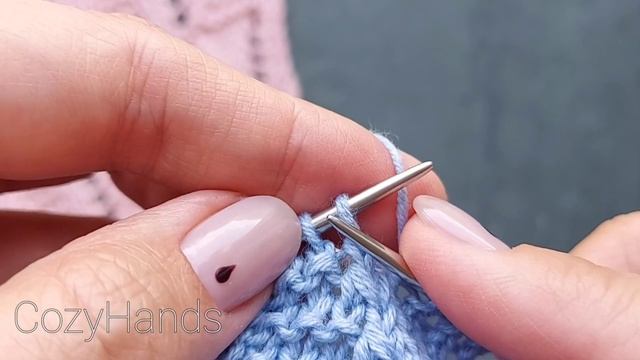 Рельефные треугольники с ажурными элементами / Лёгкий узор спицами смотреть онлайн