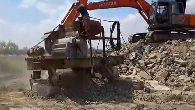 Щековая дробилка .Переработка бетона. вторичный щебень. смотреть онлайн
