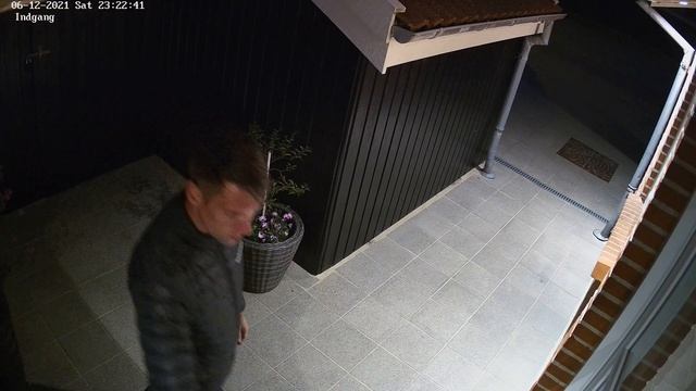 Hikvision Acusense 8MP DS-2CD2386G2-ISU/SL - 4k night test with downlight. смотреть онлайн