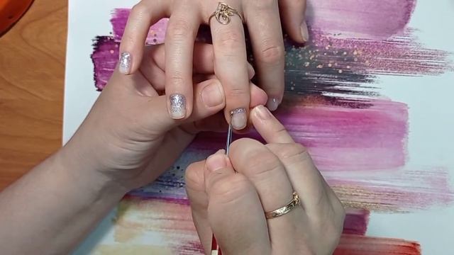 Как сделать нежный градиент при помощи цветной камуфляжной базы! Простая и быстрая идея маникюра! смотреть онлайн