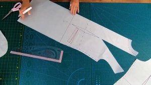 Эксклюзивное платье из льна. Моделирование и раскрой легкого летнего платья с вышивкой.mp4