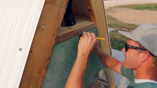 The Quest to Design and Build the BEST Chicken Tractor смотреть онлайн