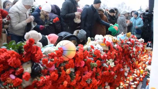 Памятная акция в Рязани по погибшим в кемеровском ТЦ смотреть онлайн