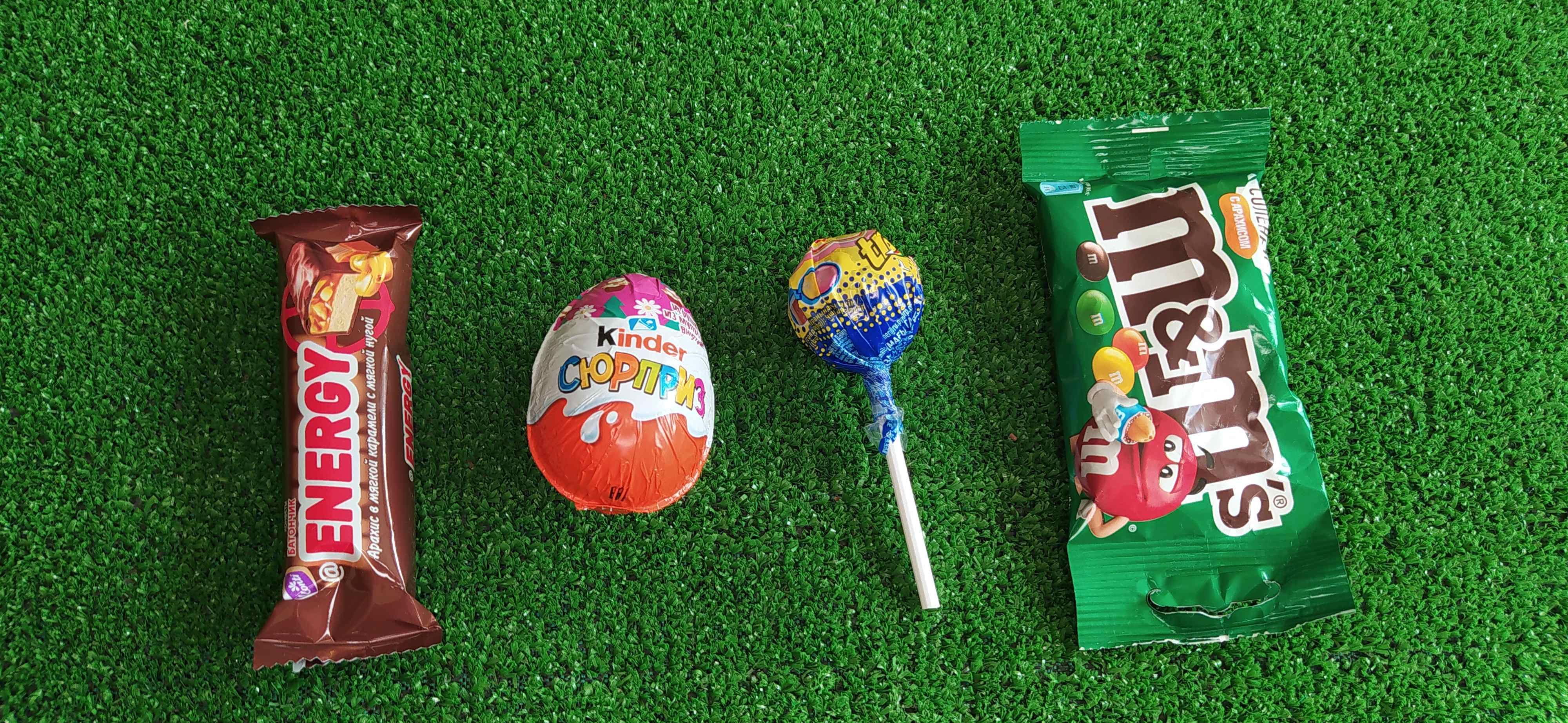 Открываю сладости.