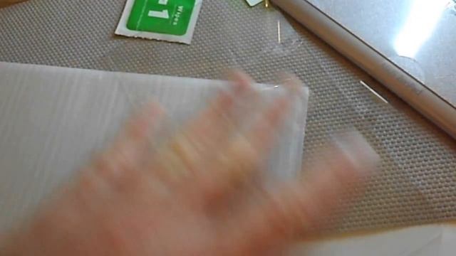 Как приклеить стекло на планшет,телефон,лучше клеить в ванной комнате. смотреть онлайн