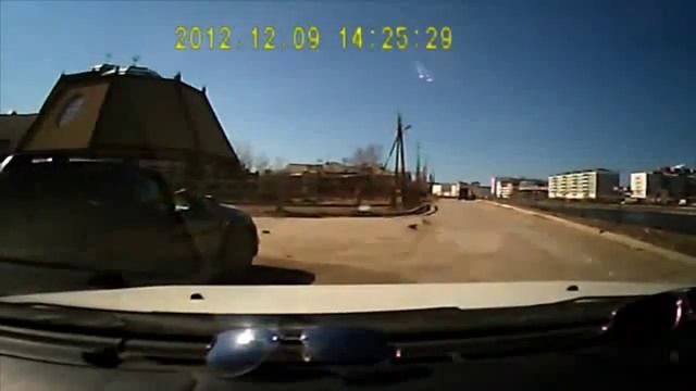 Небольшой конфликт на дороге с эпичной концовкой смотреть онлайн