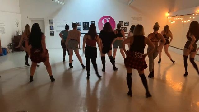 Carla Catherwood leads Army of Sass Abbotsford in farewell Sass Class смотреть онлайн