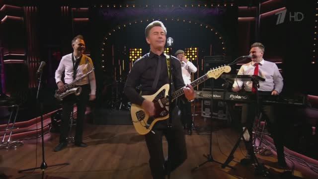 Валерий Сюткин — "Любите, девушки" (Вечерний Unplugged, Первый канал, 2020) смотреть онлайн