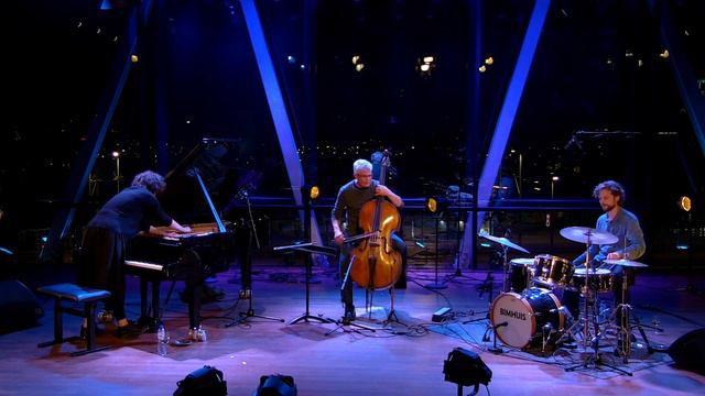 Marta Warelis / Wilbert de Joode / Onno Govaert - Vancouver Jazz Festival смотреть онлайн