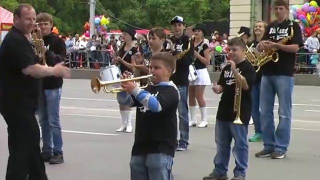 Карасук оркестр Бис Бэнд на фестивале в Новосибирске 2013 смотреть онлайн