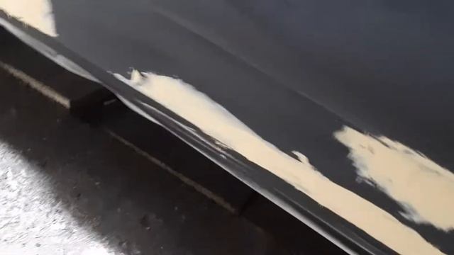 Заделка дыр от ширдиков и старого спойлера на багажнике. Шпаклевка. смотреть онлайн