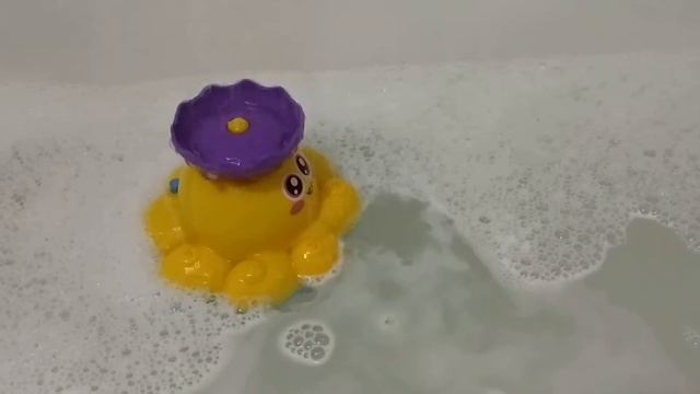 Забавный осьминожек - игрушка для купания??? смотреть онлайн