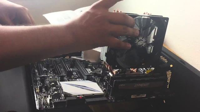 $800 Gaming PC Build Time Lapse with AMD RX 480 смотреть онлайн