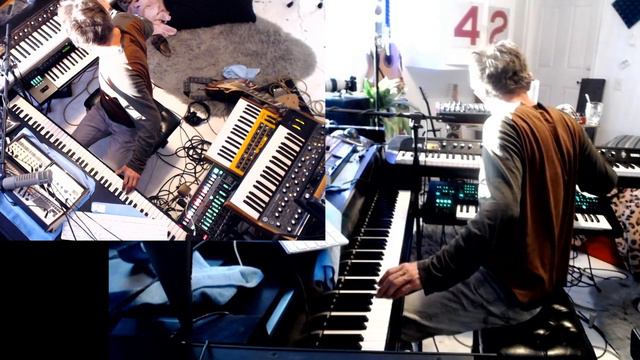 Grand Piano and Analog Synth Jam (Tao Ruspoli; April 14, 2020) смотреть онлайн