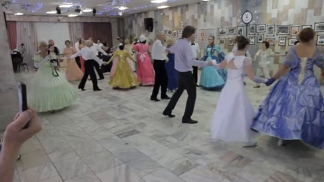 КАЛАМАТЬЯНОС Бал НА ВЕРШИНЕ ЛЕТА смотреть онлайн