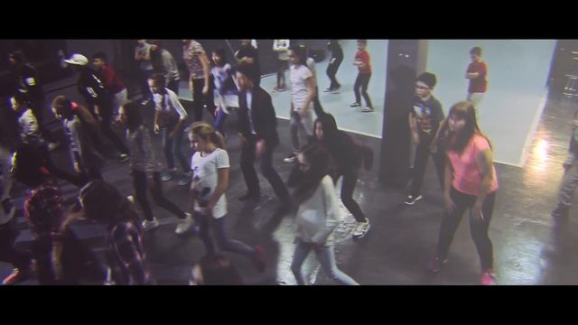 JAMTOWN Dance School - FLASH-MOB-XMAS dance! смотреть онлайн