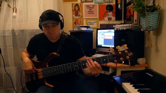 ROSES ARE RED | The Mac Band | Bass Cover (Notation & TAB available in description) смотреть онлайн
