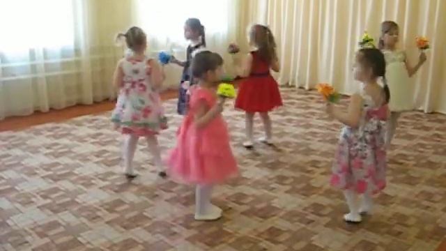 Танец цветов (средняя группа) смотреть онлайн