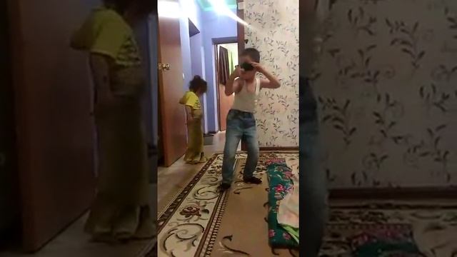 4 летний мальчик внук Казахстана взорвал интернет смотреть онлайн