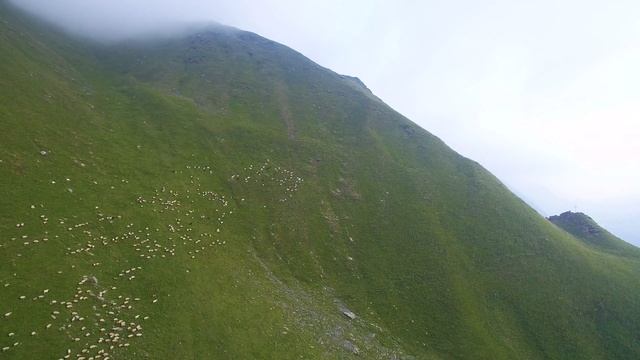 Кавказские горы. Вид с воздуха. смотреть онлайн