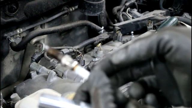Toyota RAV4 2,0 Тойота РАВ 4 2011 года Замена свечей зажигания смотреть онлайн