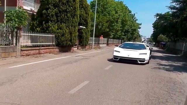 Lamborghini COUNTACH LPI 800-4 | Cosa la rende tanto SPECIALE? смотреть онлайн