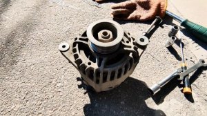 Гудит ГЕНЕРАТОР Toyota Yaris P1, снимаем и везем на ремонт, замена подшипников, сколько стоит?