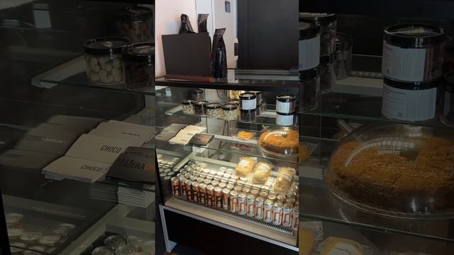 Кофейня, где ты сам назначаешь цену за кофе! смотреть онлайн