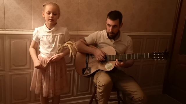 ЕЛИЗАВЕТА ЧИТАЕТ СТИХ А.НЕКРАСОВА "НЕСЖАТАЯ ПОЛОСА" смотреть онлайн
