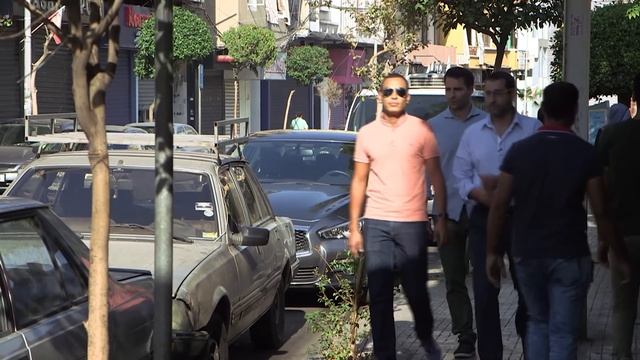 Ils travaillent dans un palace mythique смотреть онлайн