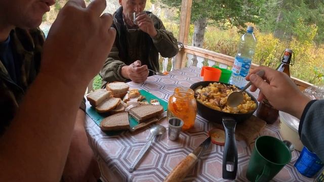 Рыбалка с УДОЧКОЙ по реке Кия!!! +18| Таёжный быт| Рыбалка| Отдых| 4K смотреть онлайн