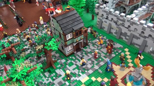 LEGO Castle Battle with 1100+ Minifigs | Brick Fest Perú 2019 смотреть онлайн