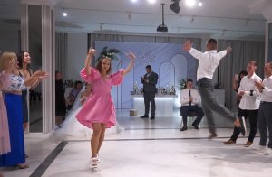 Ржачные танцы на свадьбе в танцевальном конкурсе! Атас!