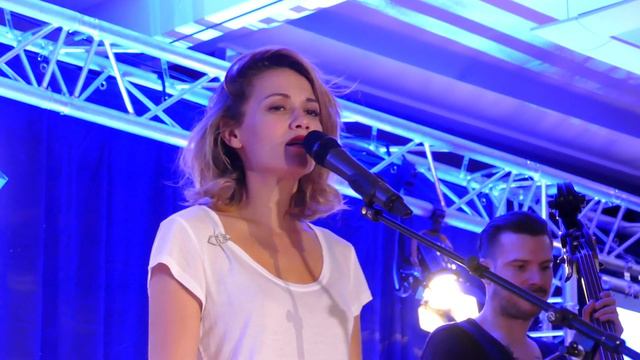 Bethany Joy Lenz - Scheming Star + Songs in my pocket [Live Paris part.4 FWTP3] смотреть онлайн