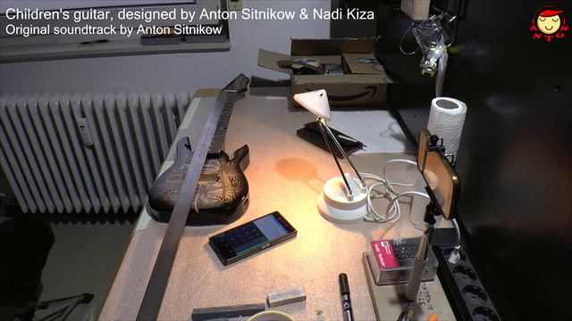 Children's Guitar, designed by Anton Sitnikow & Nadi Kiza смотреть онлайн