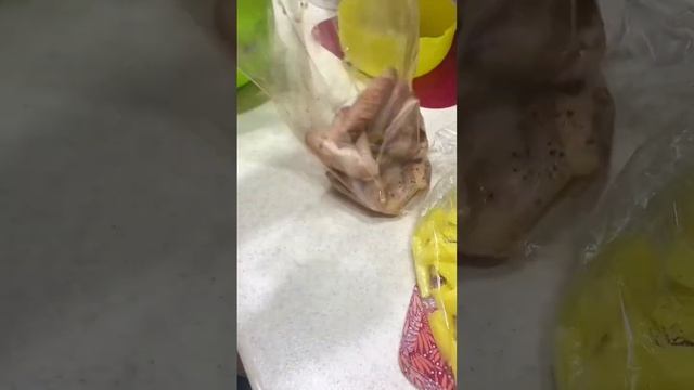 Куриные крылышки. Курица с картошкой. Картошка в духовке. Chicken wings. Potato in the oven. смотреть онлайн
