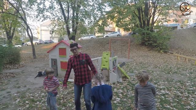 Манкиту играют в Пол Это Лава / floor is lava. МанкиБатл смотреть онлайн