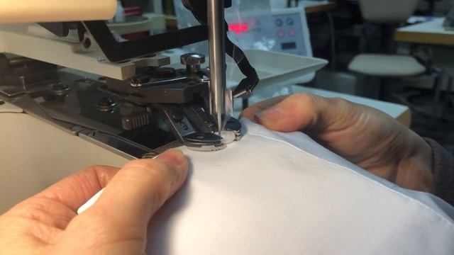 Пришивание пуговиц на пуговичном автомате смотреть онлайн