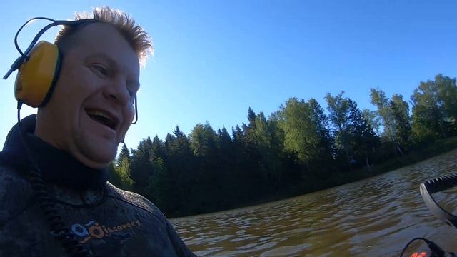 Золотые находки под водой с металлоискателем CTX 3030. Подводный поиск находок с металлоискателем. смотреть онлайн