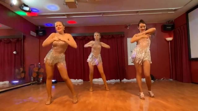 Tokyo Bachata Princess Team perfomans JBA смотреть онлайн