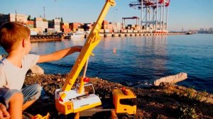 Игрушка Bruder ? большой автокран SCANIA - LIEBHERR мой обзор BRUDER TOYS