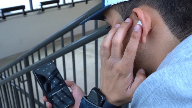 Sony's Mid 2023 ANC Earbuds Explained - XM4, Linkbuds S, C700N, C500 смотреть онлайн