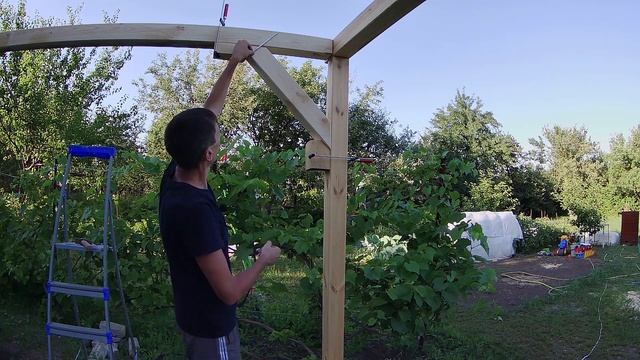 НАВЕС ДЛЯ ДОМА | ЧАСТЬ 3 | СБОРКА И УСИЛЕНИЕ КАРКАСA / CANOPY FOR THE HOUSE / ÜBERDACHUNG TERRASSE смотреть онлайн