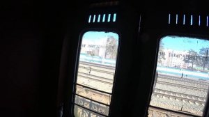 Зелёная электричка из СССР. Электропоезд ЭР1-02 с деревянным салоном и окнами. Железная дорога. Ржд