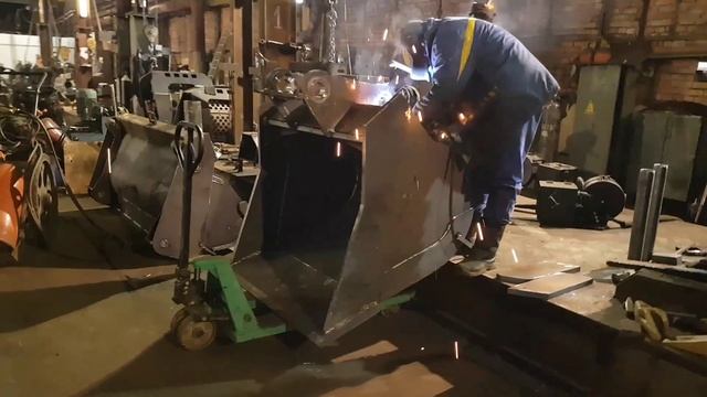 Производство экскаваторных ковшей в Санкт-Петербурге смотреть онлайн