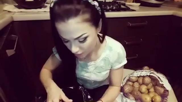 EVгеника - читает стихи Cола Моновой - высокая романтика смотреть онлайн