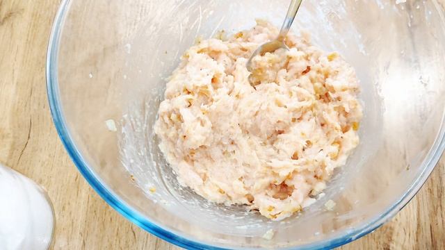 Тефтели "Ёжики" из куриного филе, в сметанном соусе|Вариант простого ужина #тефтели #тефтелисрисом смотреть онлайн