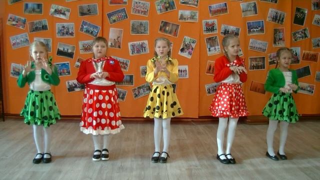 "Бабка Ёжка" - младшая вокальная группа "Горошинки" смотреть онлайн
