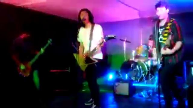 Maracas - Decanter (En Vivo en All Music Bar) смотреть онлайн